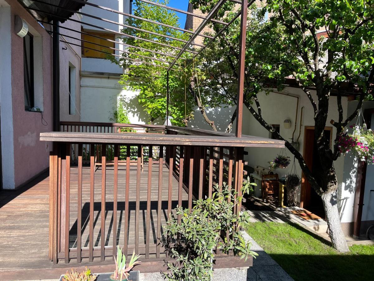 Apartments Music, Garden And Free Parking Сараево Екстериор снимка