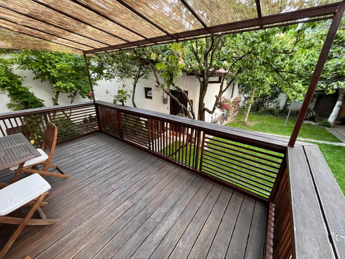 Apartments Music, Garden And Free Parking Сараево Екстериор снимка
