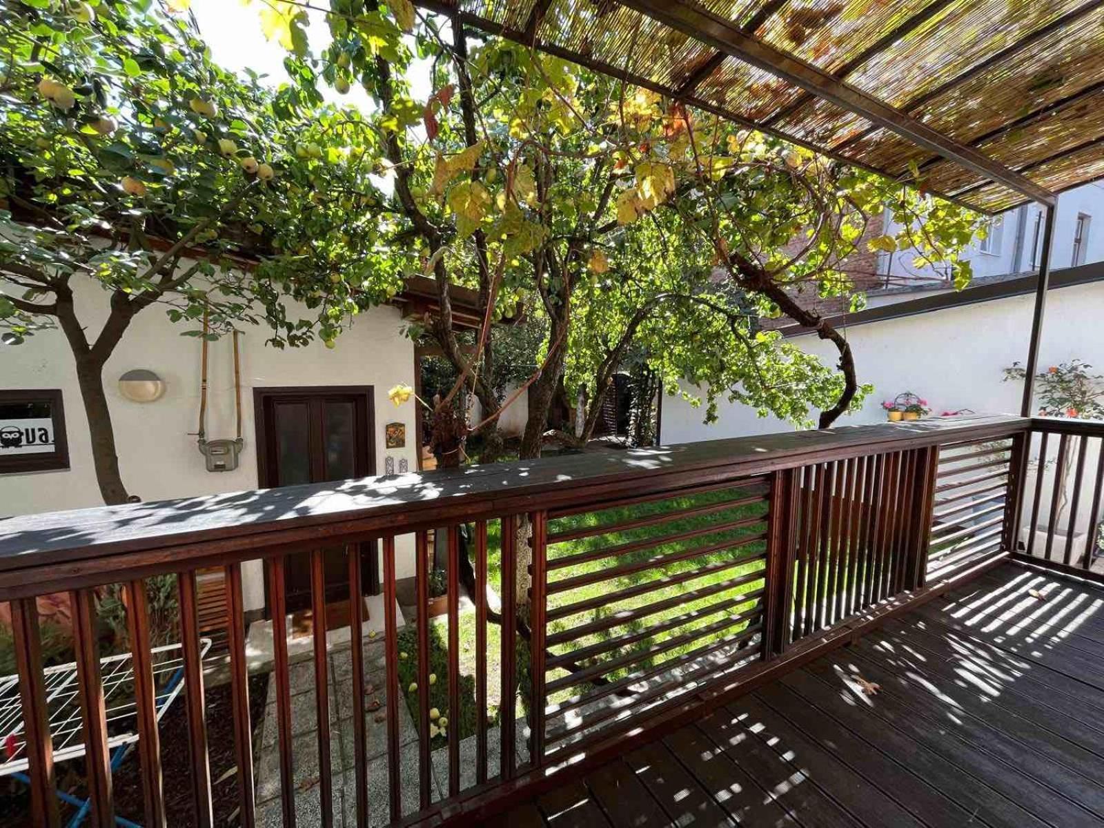 Apartments Music, Garden And Free Parking Сараево Екстериор снимка