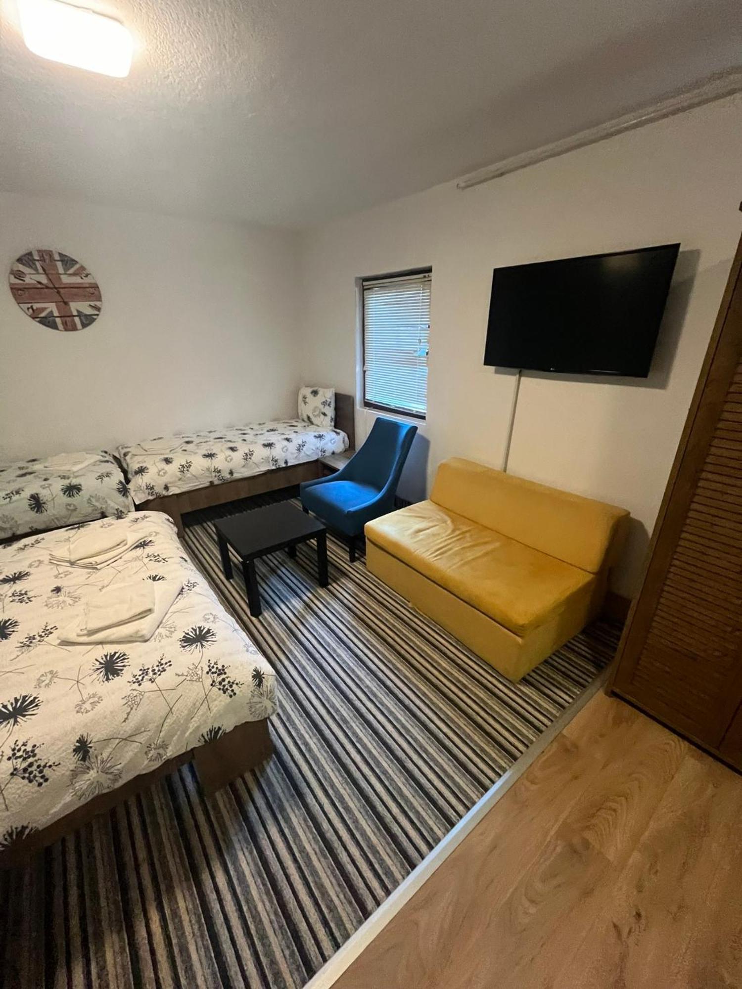 Apartments Music, Garden And Free Parking Сараево Екстериор снимка